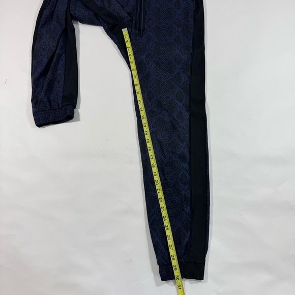 Athleta Printed Brooklyn Jogger Dress Blue Python - Picture 8 of 9